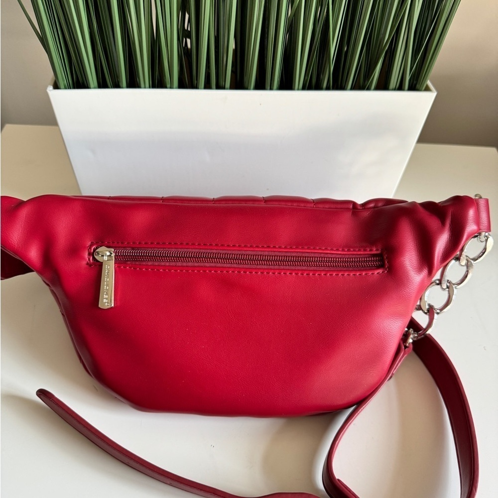 David Jones Red Crossbody Bag Quilted NWT Chic Small Purse - Picture 6 of 7